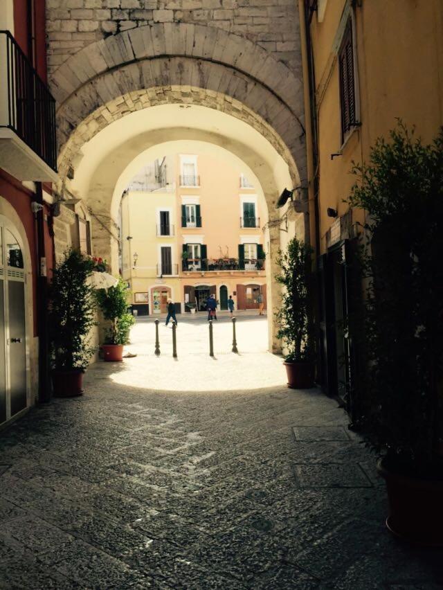 Arco Della Luna Bari Kültér fotó