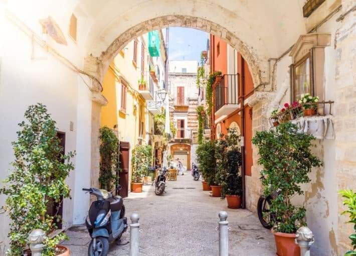 Arco Della Luna Bari Kültér fotó